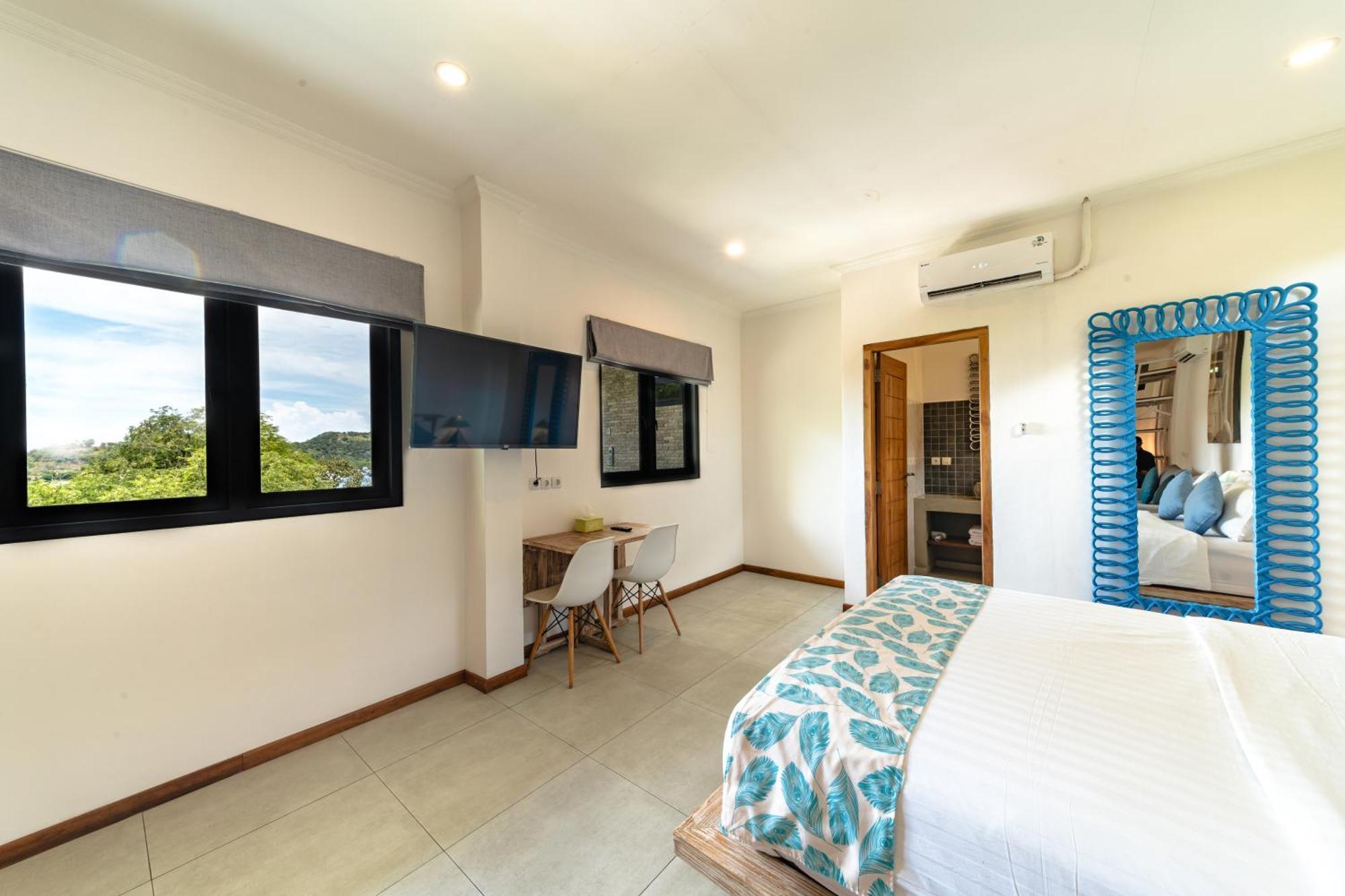Komodo Suites Downtown Managed By Cpm Bali Labuan Bajo Exterior photo