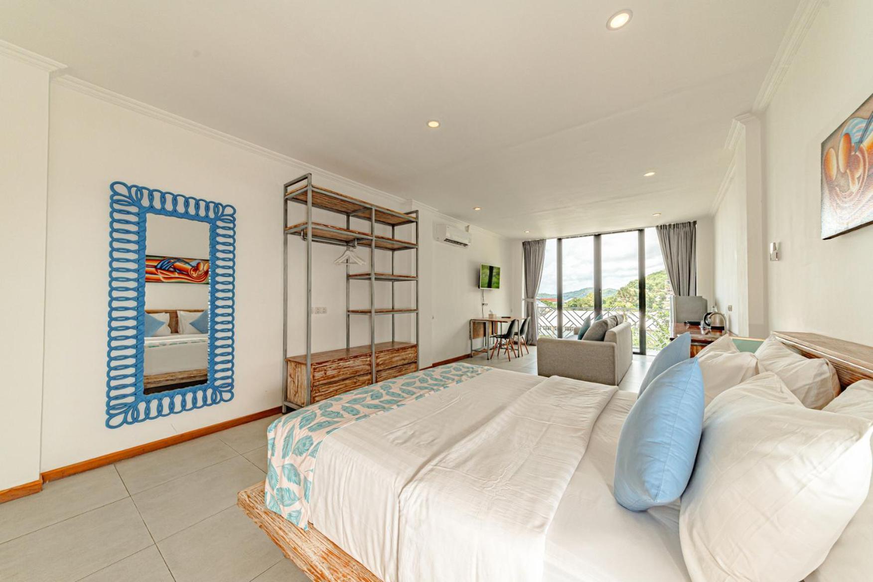 Komodo Suites Downtown Managed By Cpm Bali Labuan Bajo Exterior photo