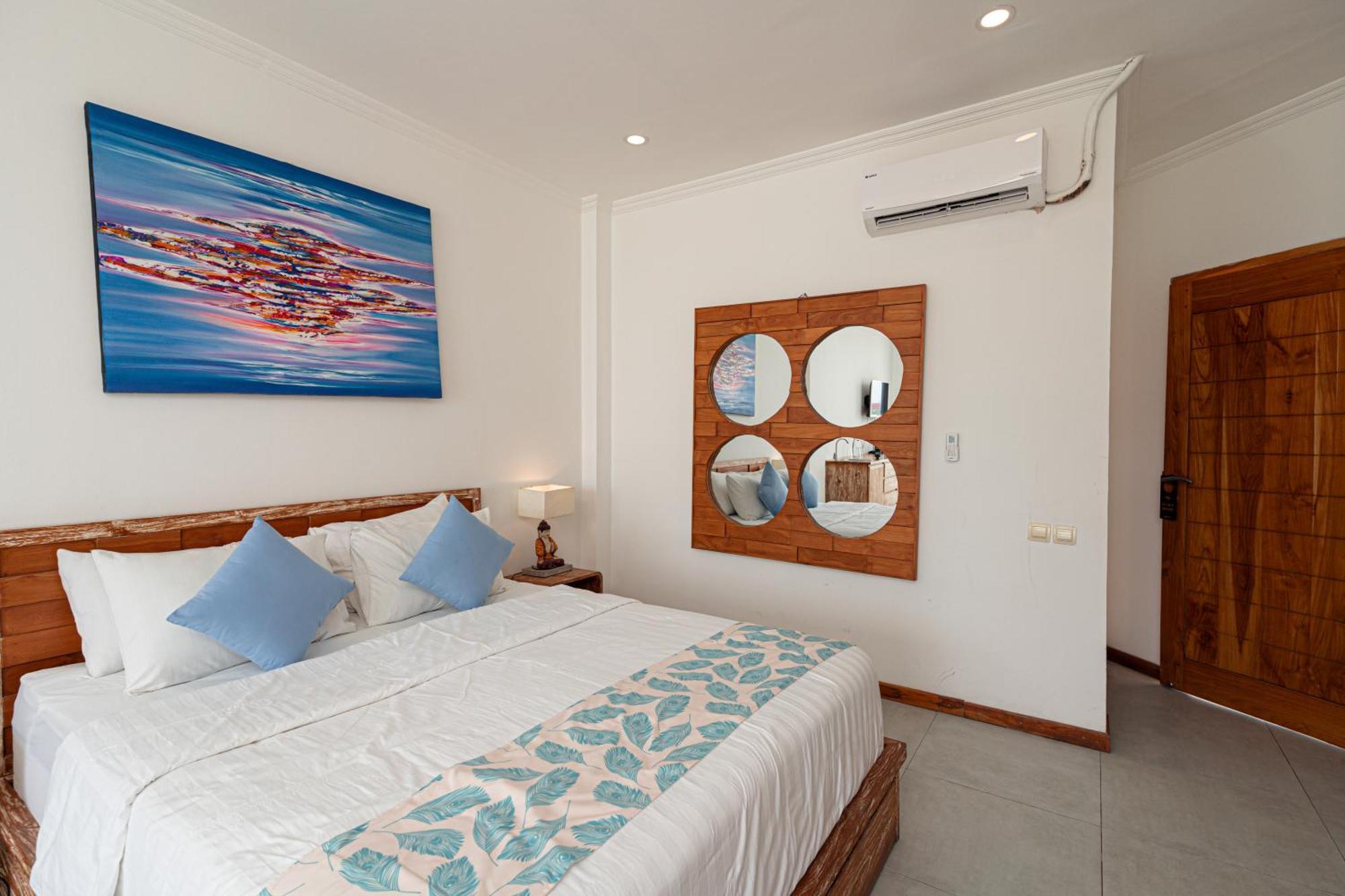 Komodo Suites Downtown Managed By Cpm Bali Labuan Bajo Exterior photo