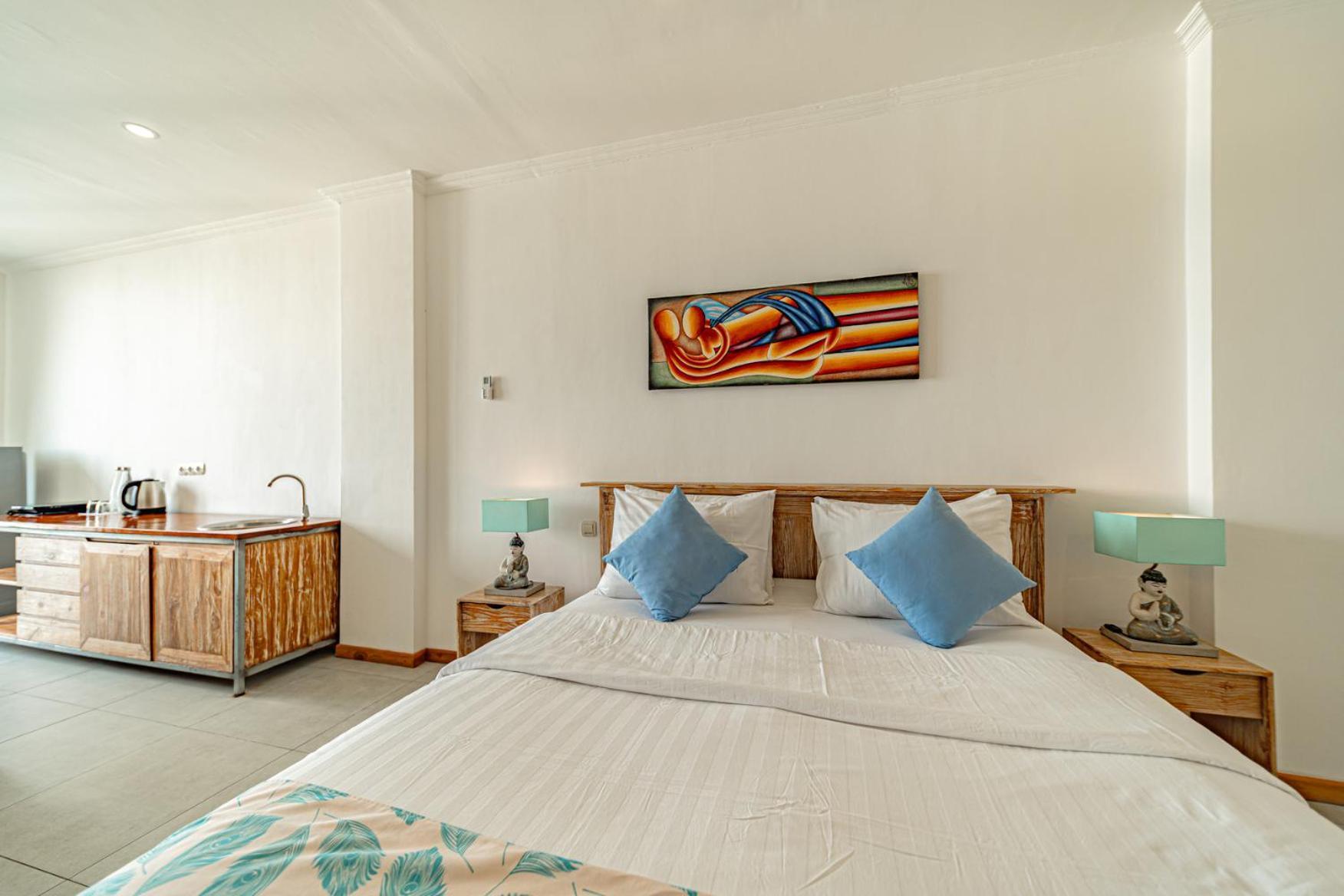 Komodo Suites Downtown Managed By Cpm Bali Labuan Bajo Exterior photo