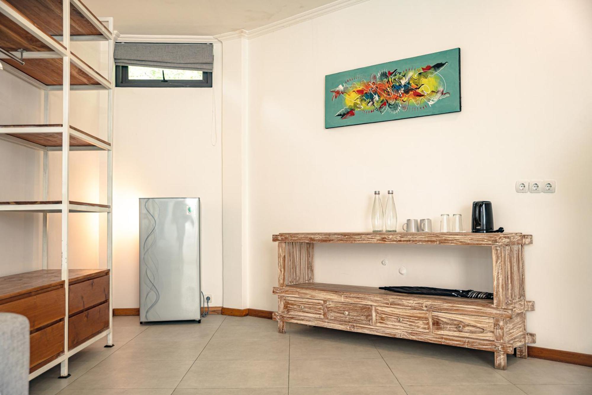Komodo Suites Downtown Managed By Cpm Bali Labuan Bajo Exterior photo