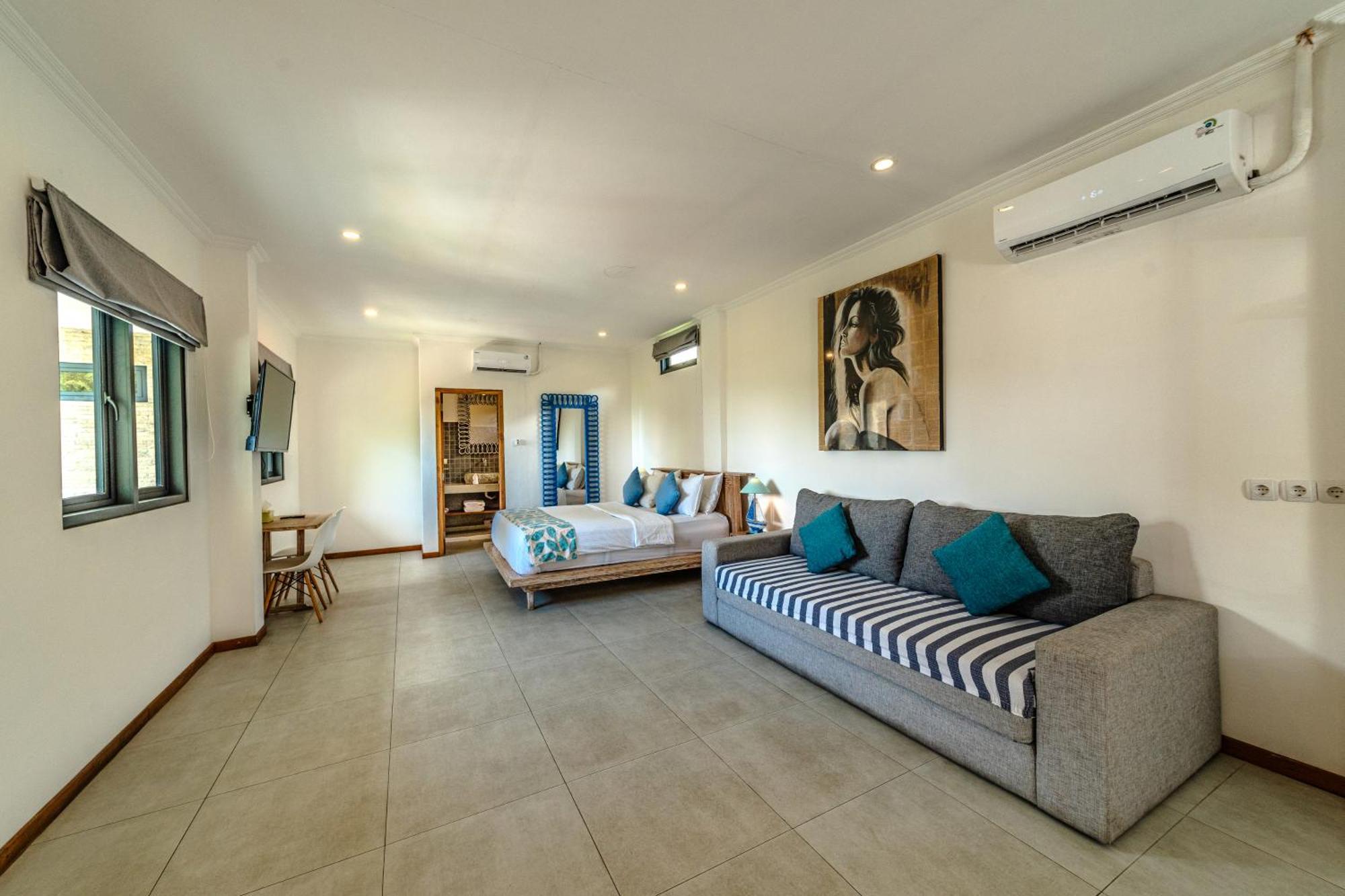 Komodo Suites Downtown Managed By Cpm Bali Labuan Bajo Exterior photo