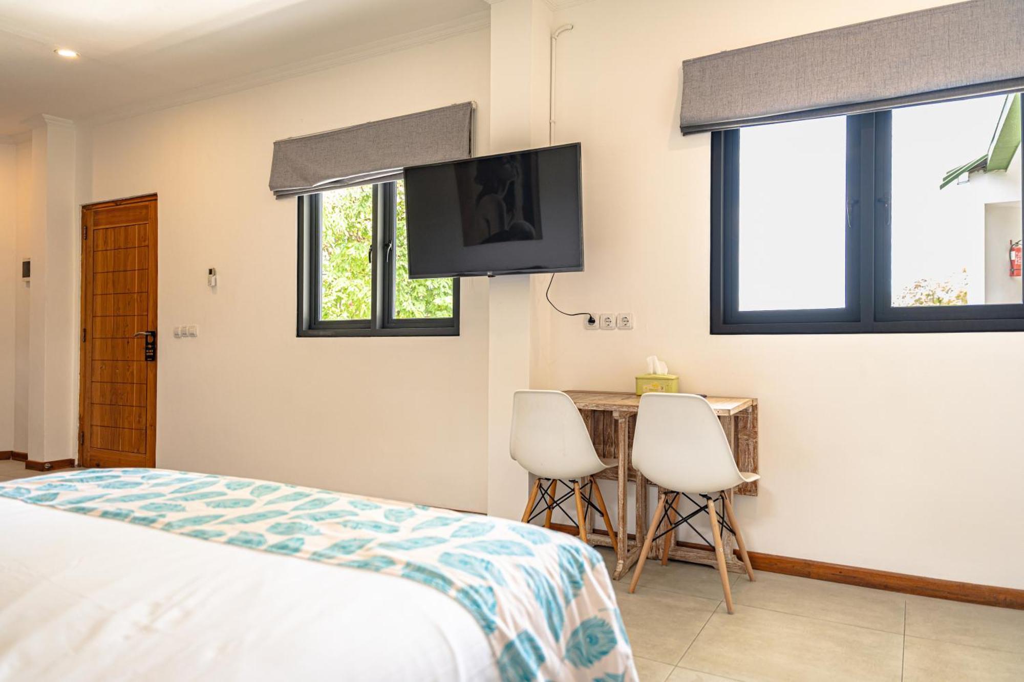 Komodo Suites Downtown Managed By Cpm Bali Labuan Bajo Exterior photo