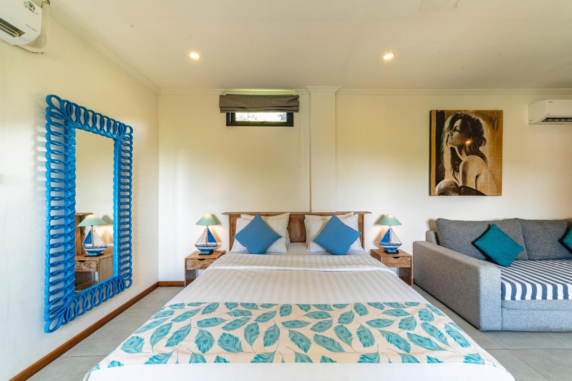 Komodo Suites Downtown Managed By Cpm Bali Labuan Bajo Exterior photo