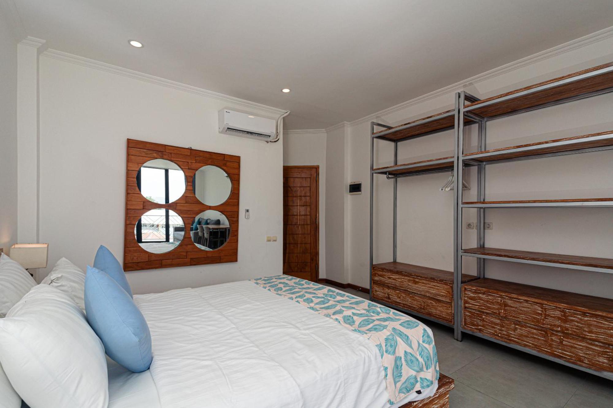 Komodo Suites Downtown Managed By Cpm Bali Labuan Bajo Exterior photo
