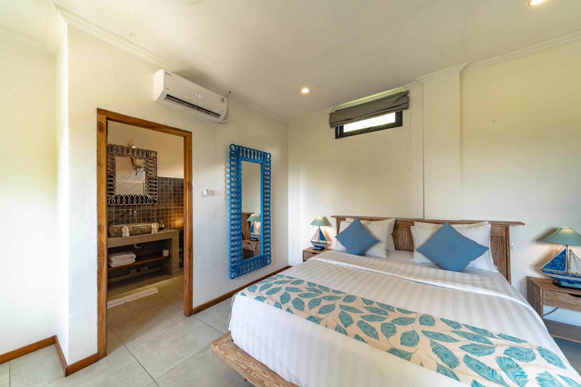 Komodo Suites Downtown Managed By Cpm Bali Labuan Bajo Exterior photo