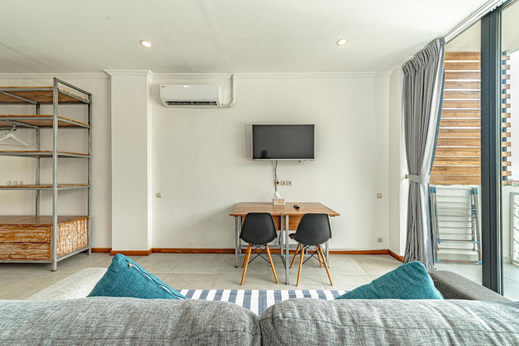 Komodo Suites Downtown Managed By Cpm Bali Labuan Bajo Exterior photo