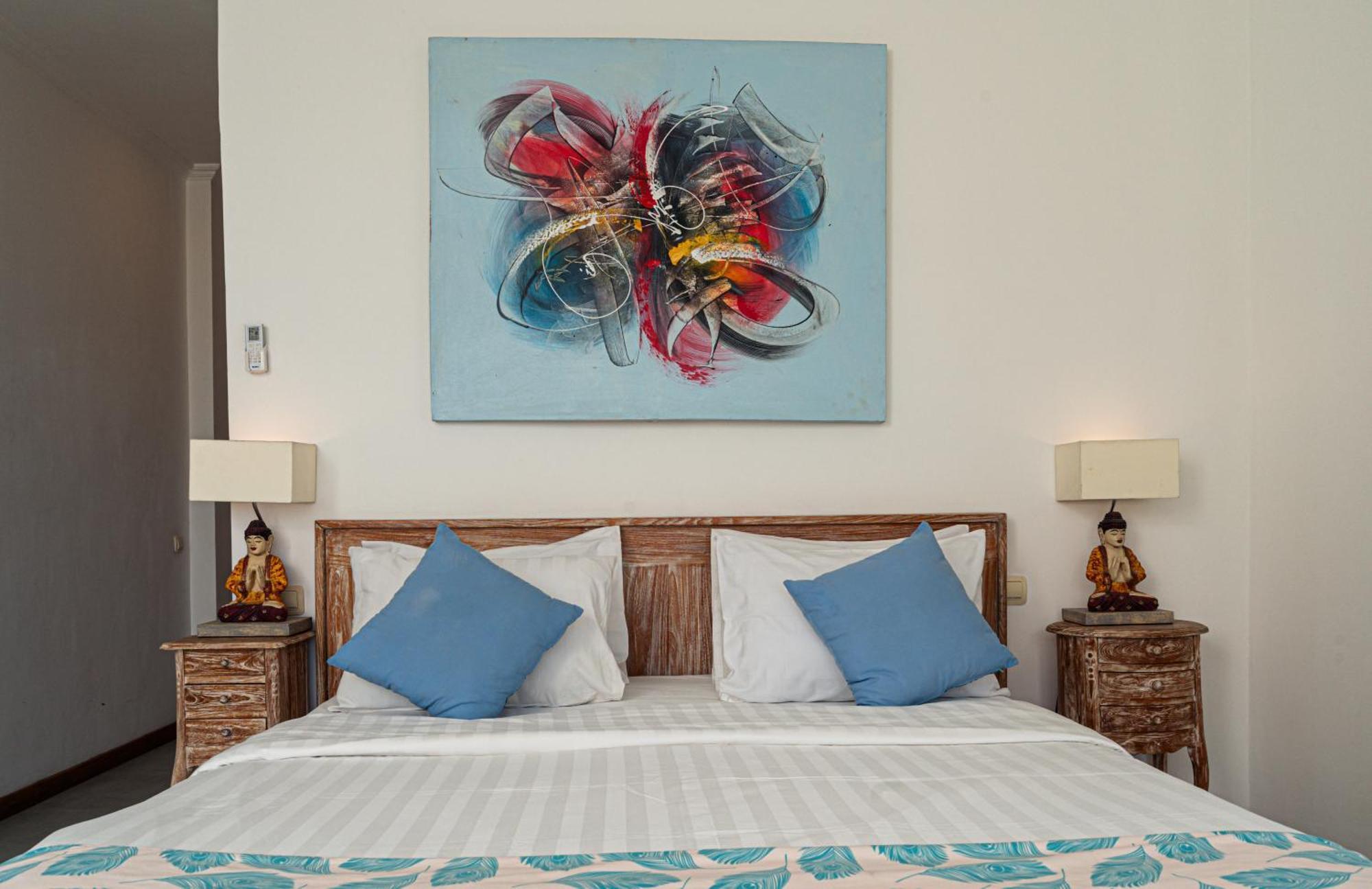 Komodo Suites Downtown Managed By Cpm Bali Labuan Bajo Exterior photo