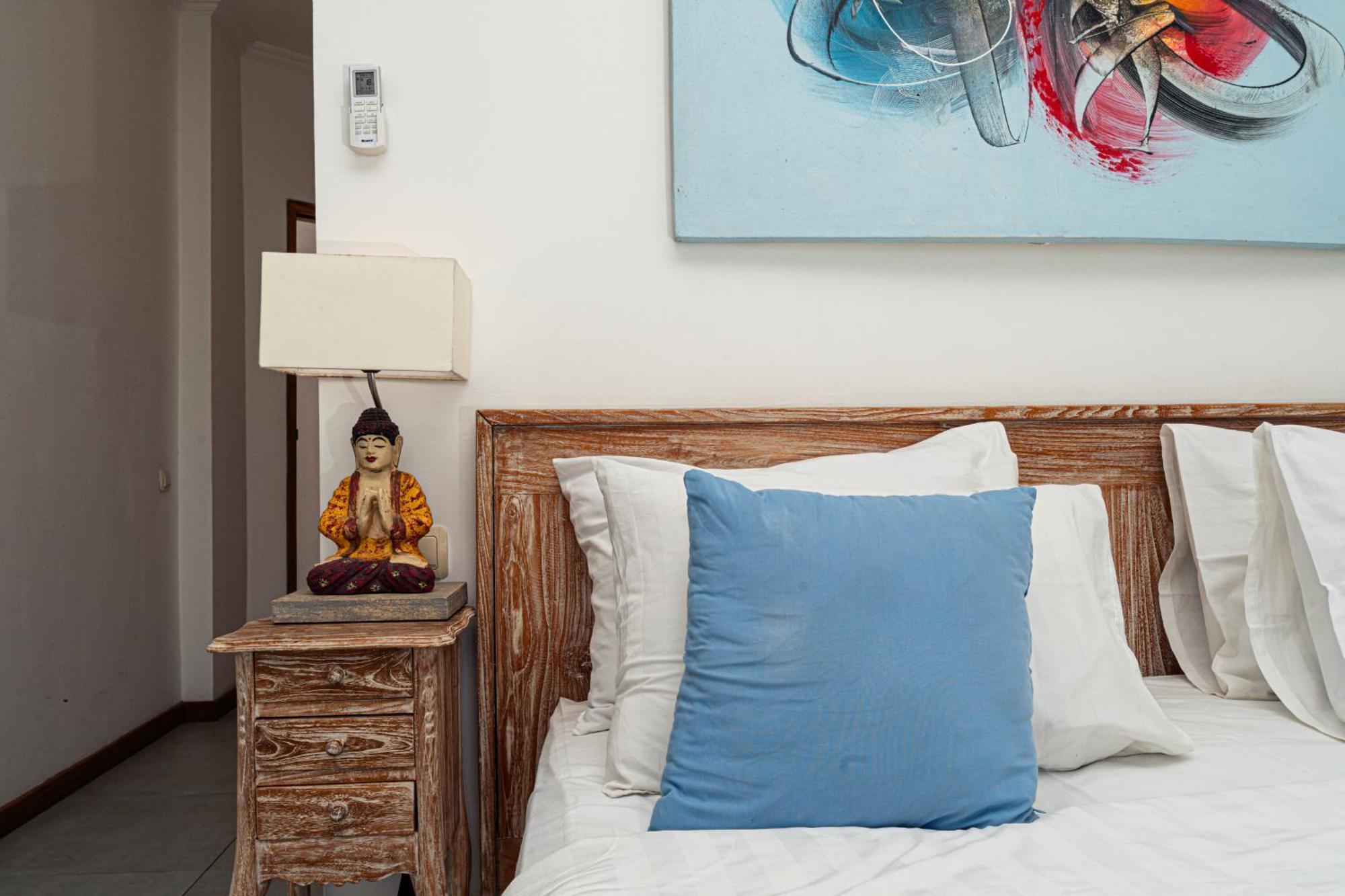 Komodo Suites Downtown Managed By Cpm Bali Labuan Bajo Exterior photo