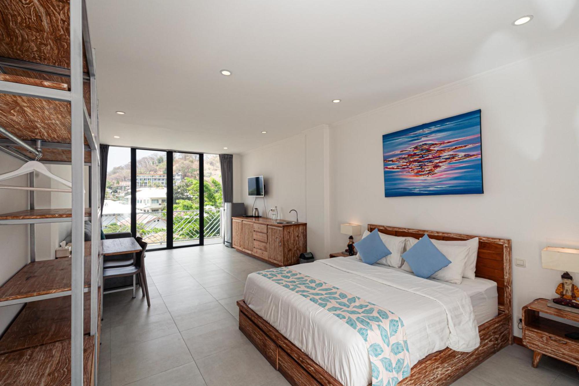Komodo Suites Downtown Managed By Cpm Bali Labuan Bajo Exterior photo